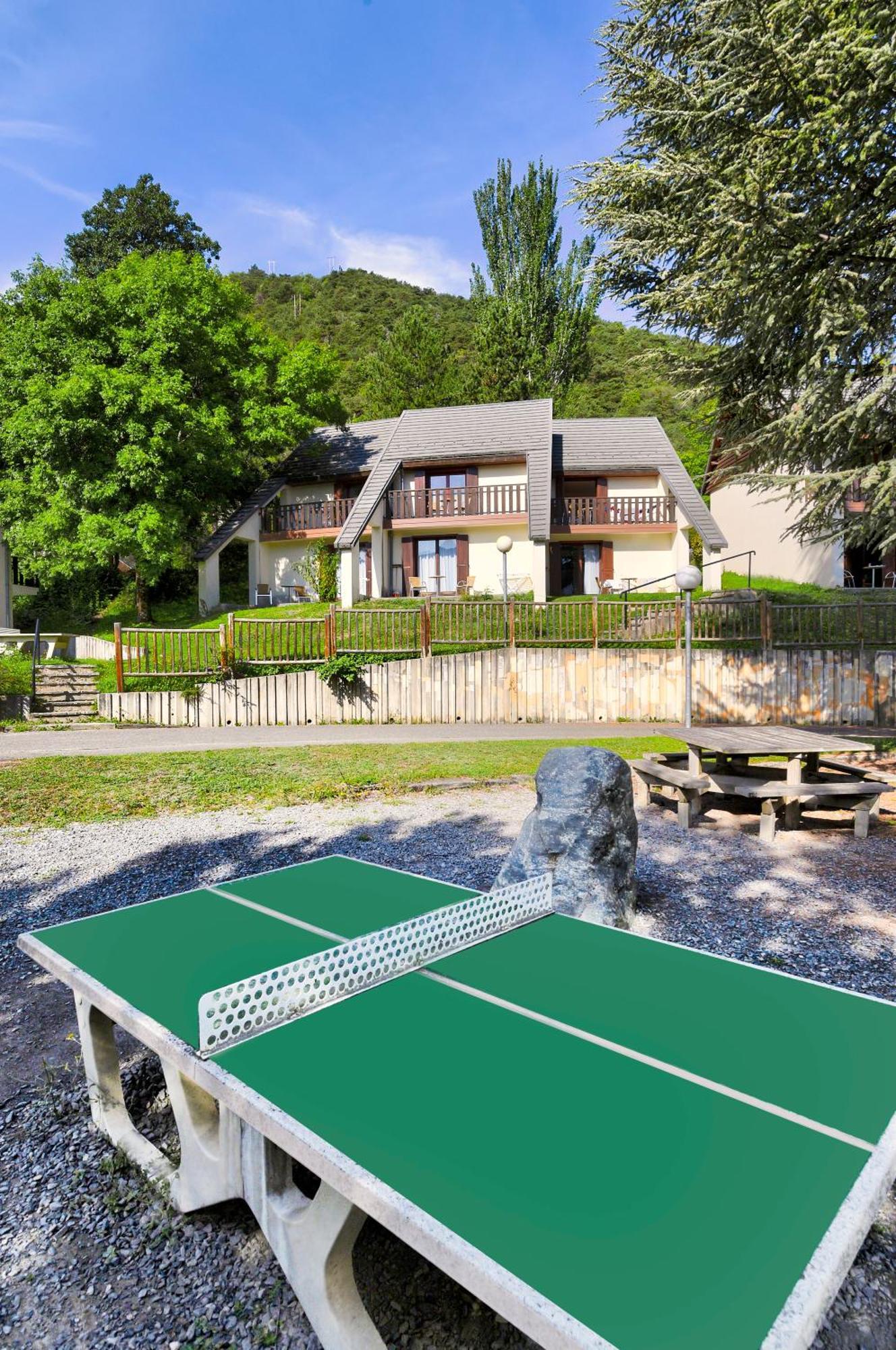 Village Club Les Hyvans Chorges Exterior photo
